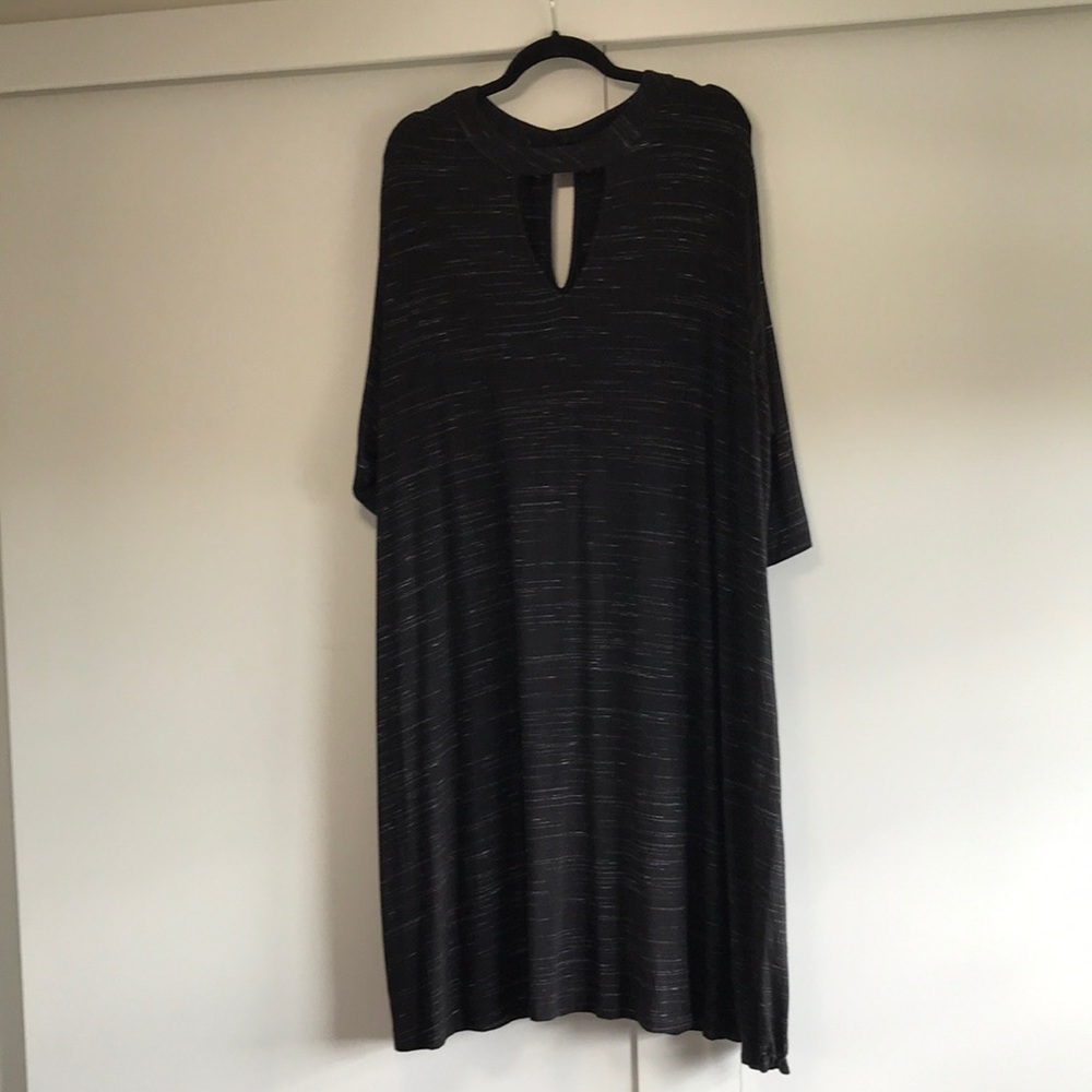 Black Keyhole Midi dress